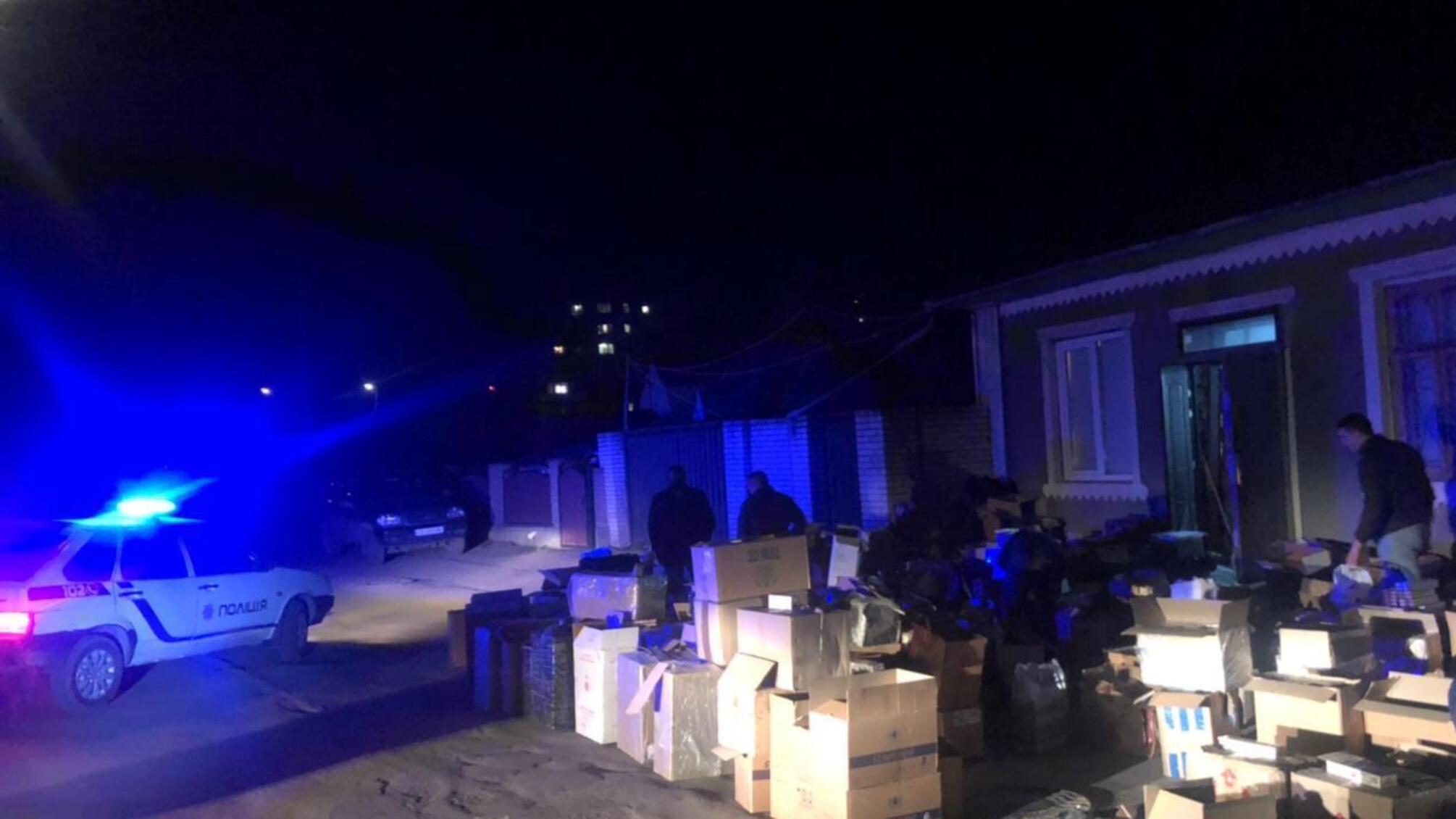 Вінницькі поліцейські викрили канал постачання контрабандних цигарок в Україну