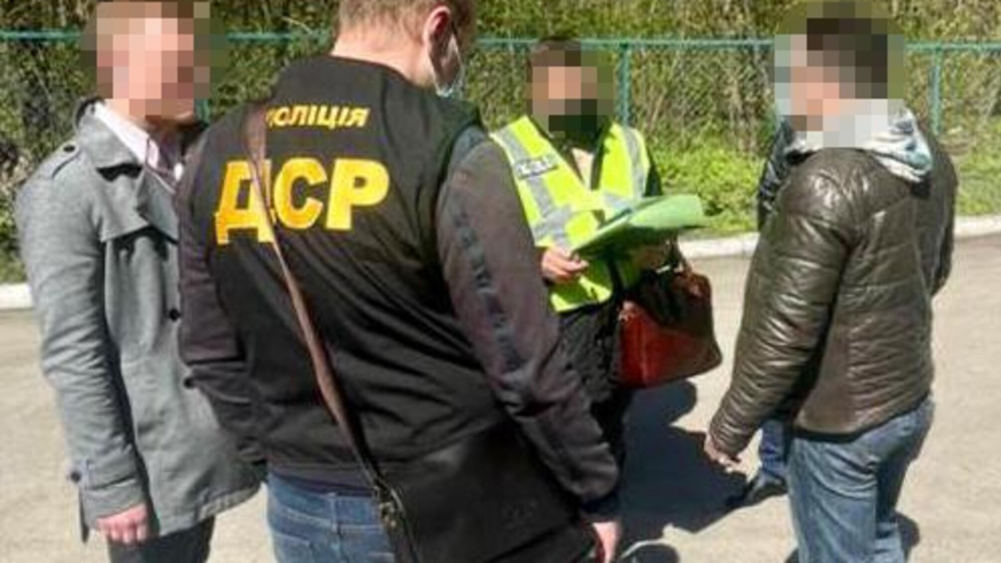 5 000 доларів США за поселення людей похилого віку – поліція затримала на хабарі директора київського пансіонату