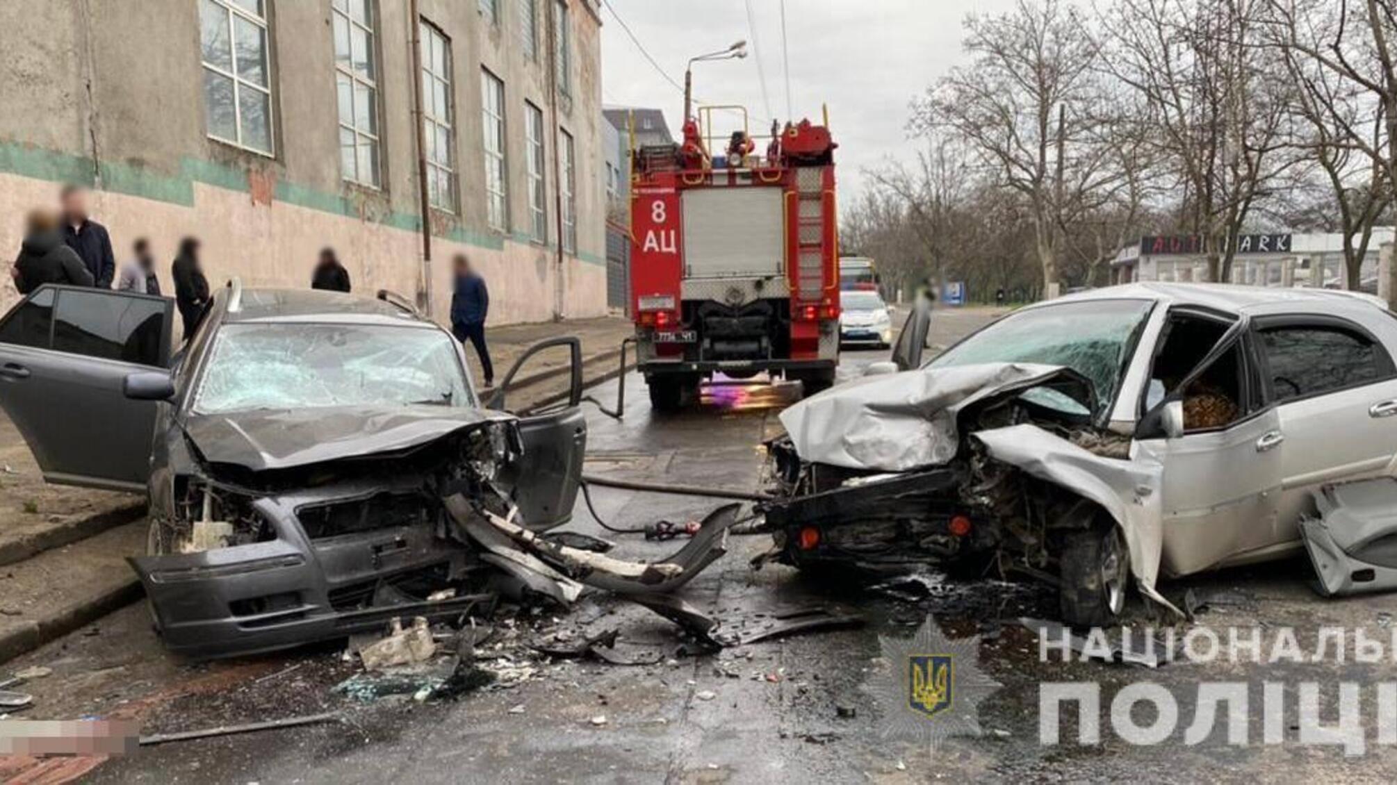 Одеські поліцейські встановлюють обставини ДТП на вулиці Мельницькій