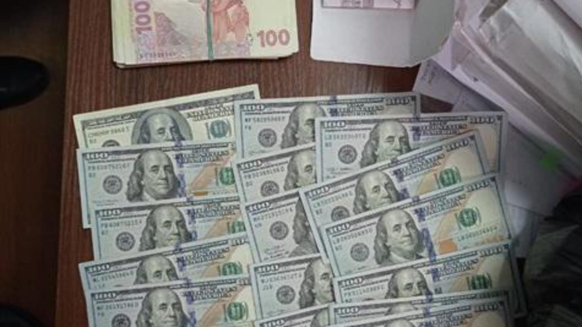 На Житомирщині поліцейські оголосили підозри групі фальшивомонетників