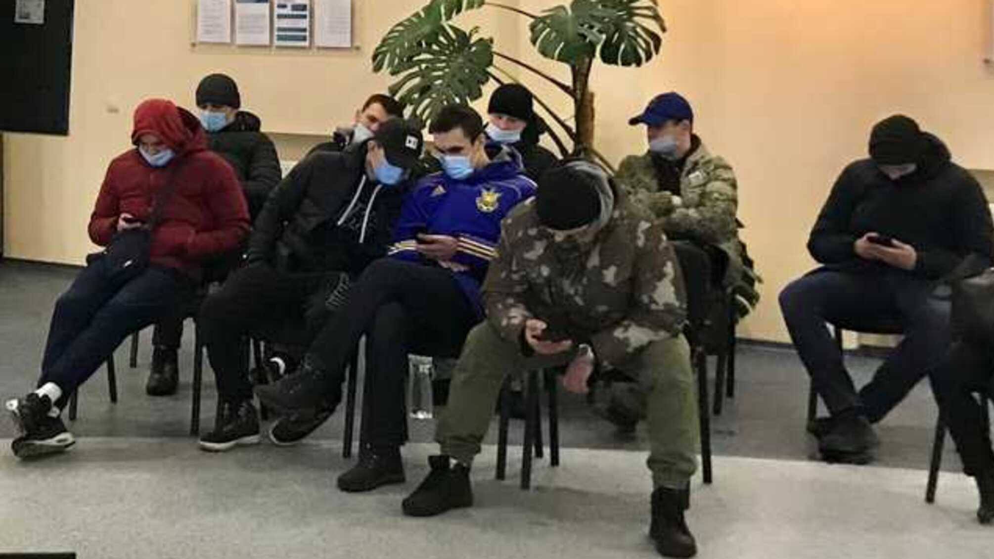 Офіс протидії рейдерству захопили тітушки кримінального авторитета Володимира Мікуленка