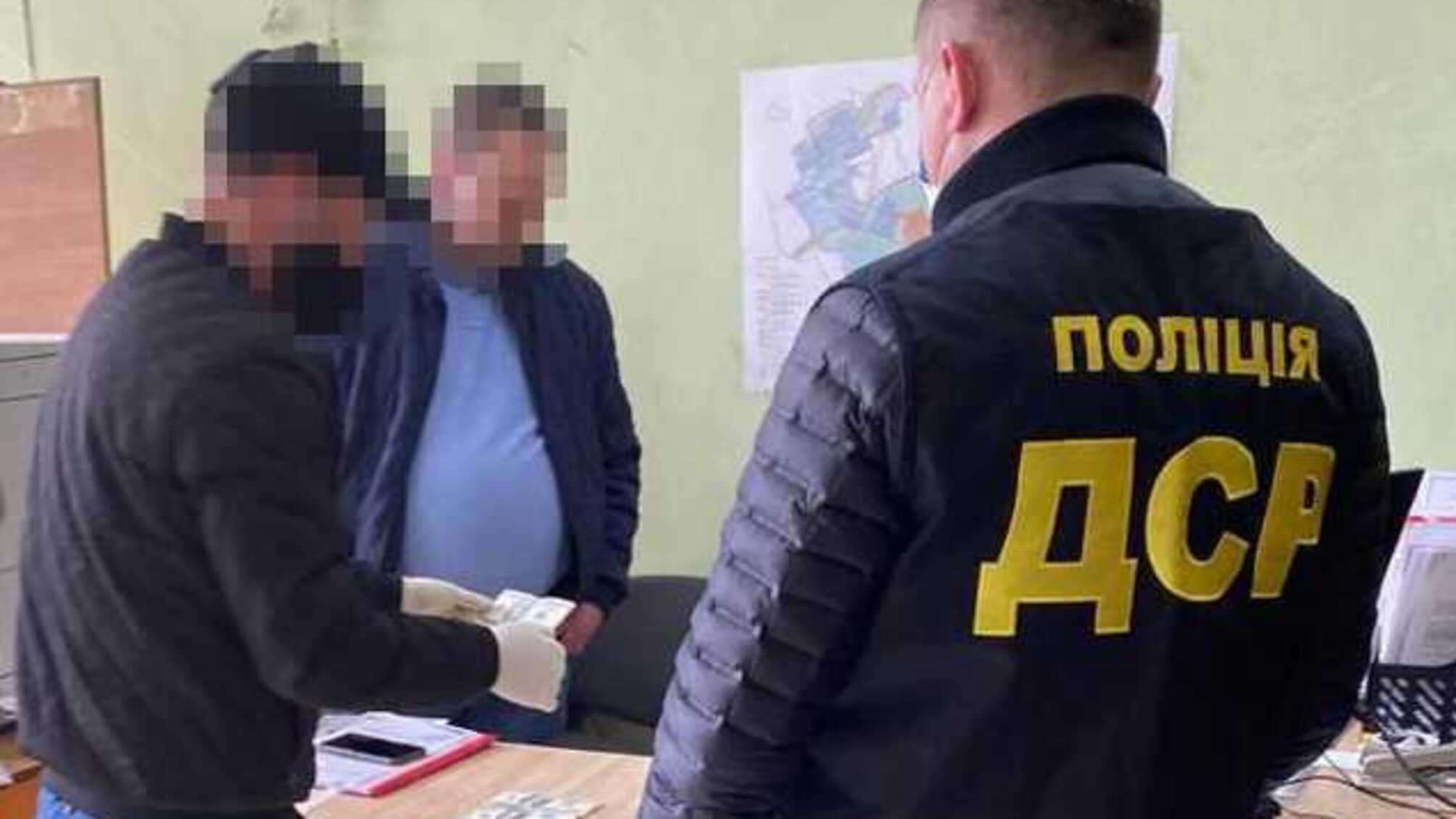 Посадовців Калуської міськради спіймали на вимаганні