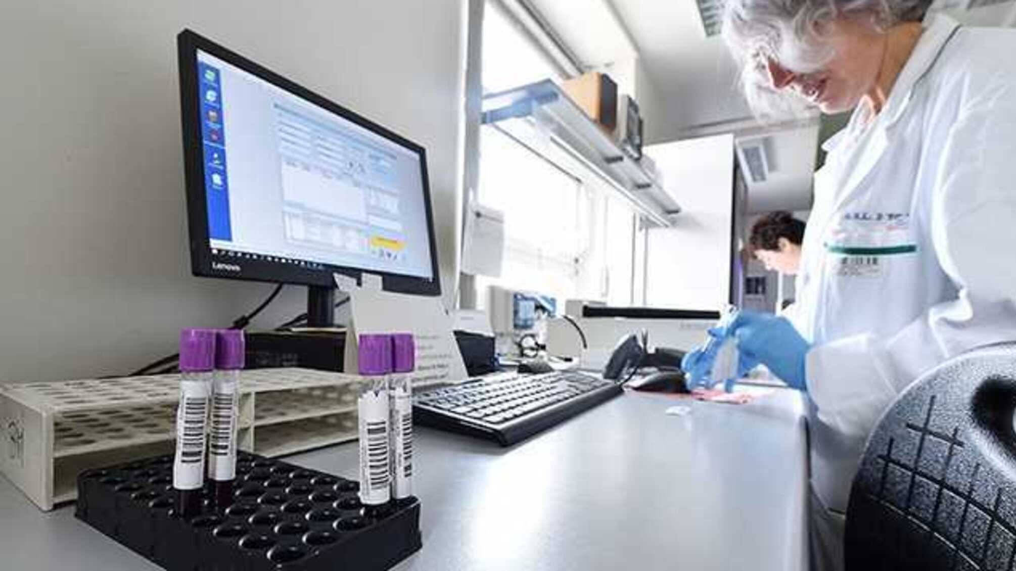 Шмыгаль собрал совещание по созданию лаборатории для разработки вакцин