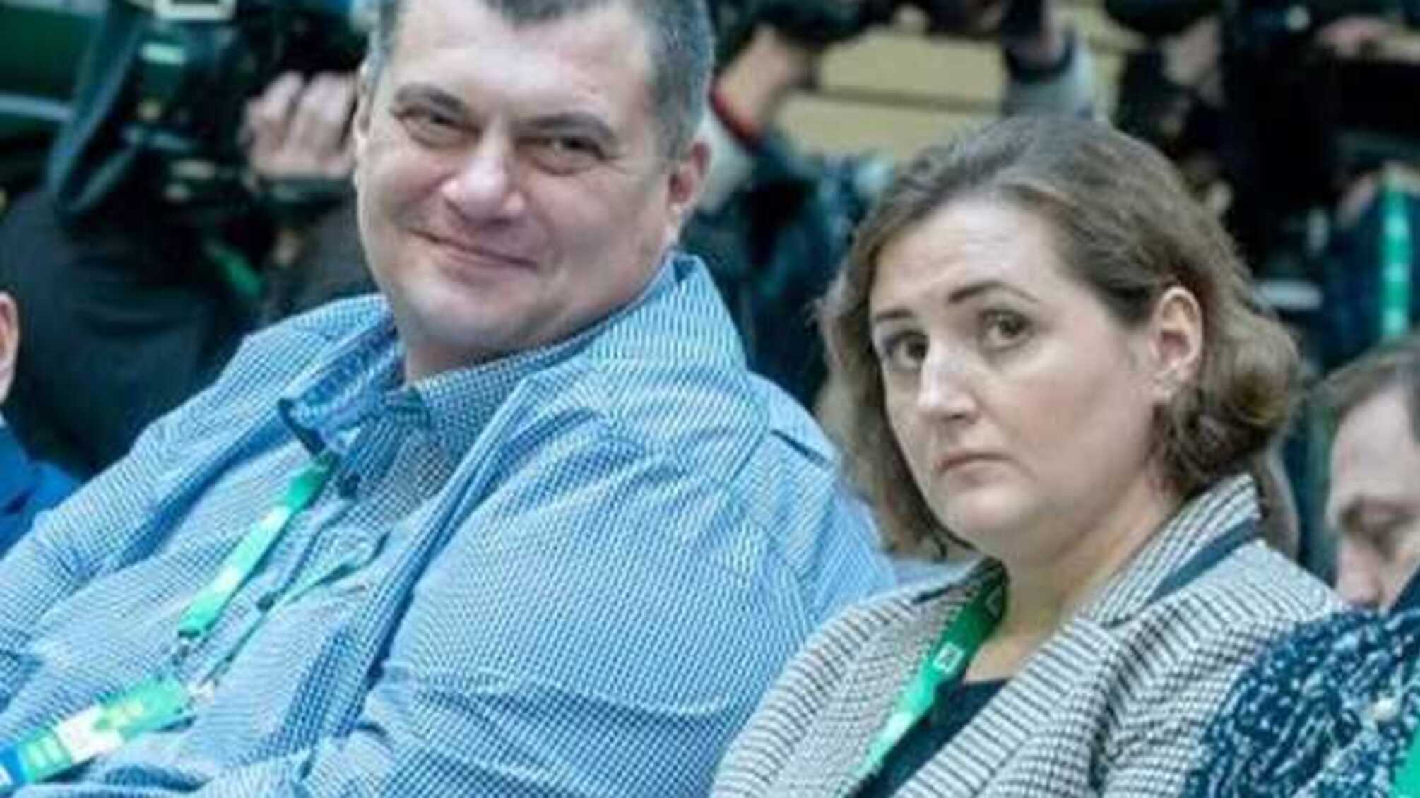 После того, как Корявченков был избран нардепом от СН, его жена стала успешной бизнесвумен: семья выплатила $181 тыс. кредита и купила Land Cruiser за 2 млн грн, - СМИ