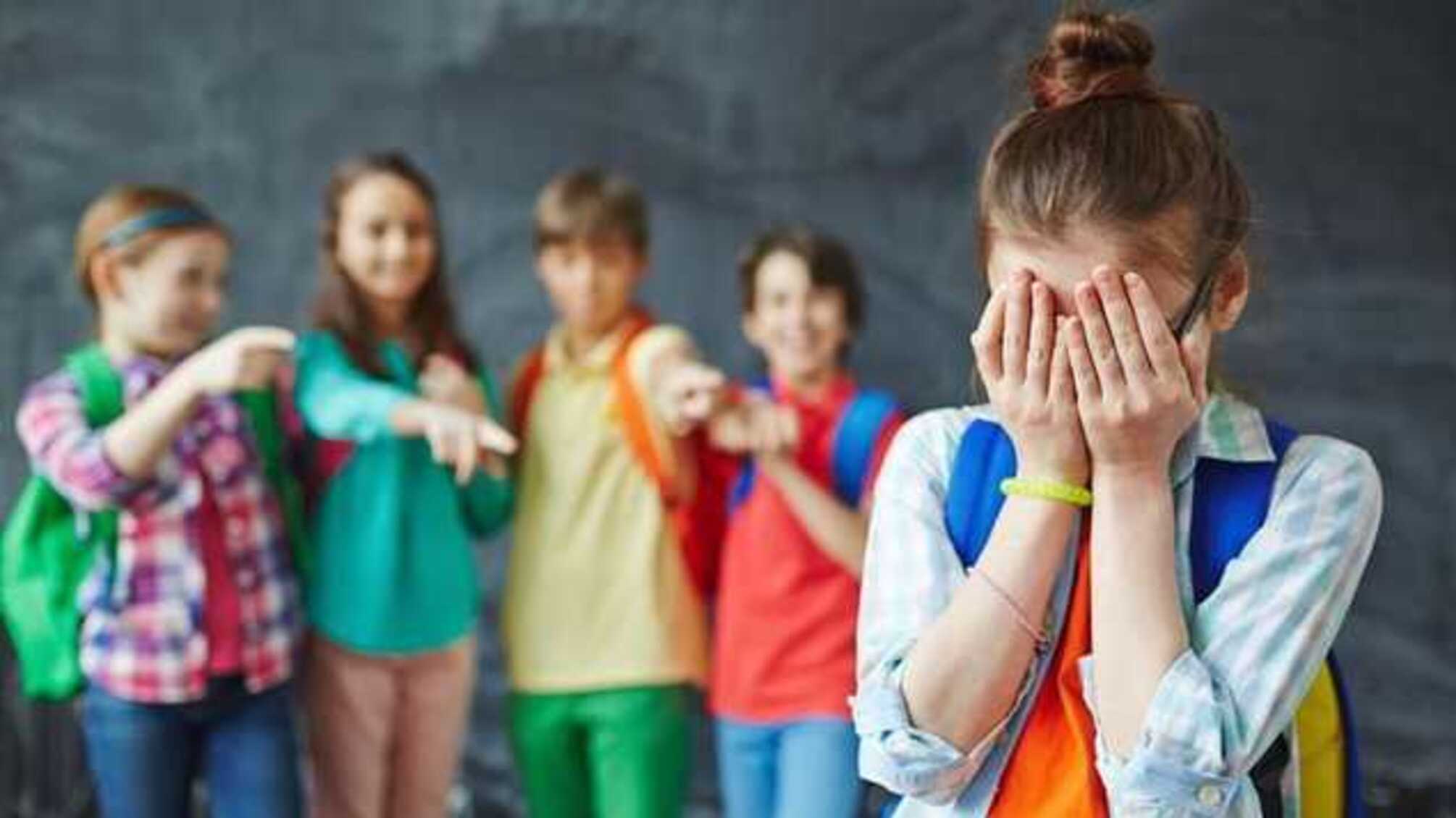 Суицид школьницы в Запорожье: ученики заявили об угрозах