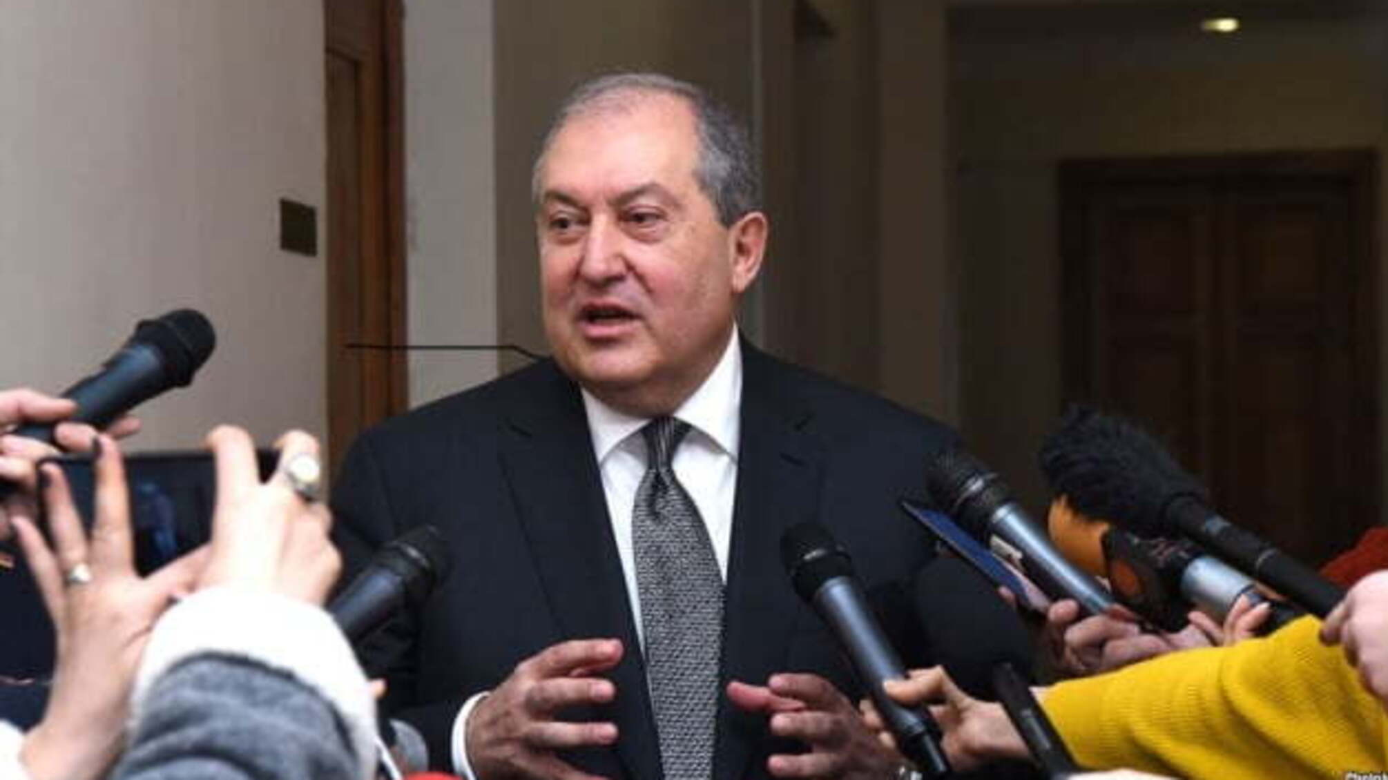 Президент Вірменії прийняв відставку уряду