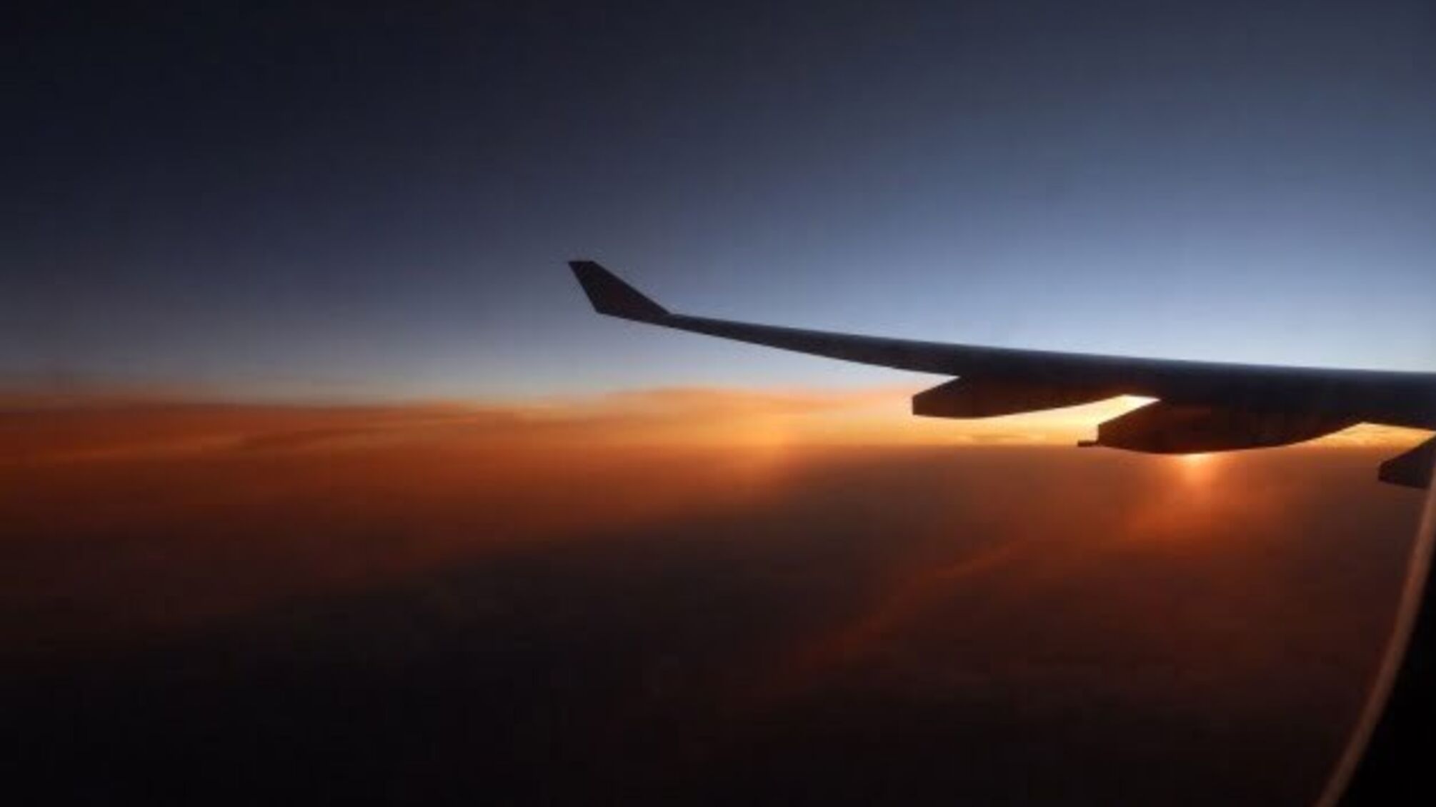 Австралія призупинила авіасполучення з Індією