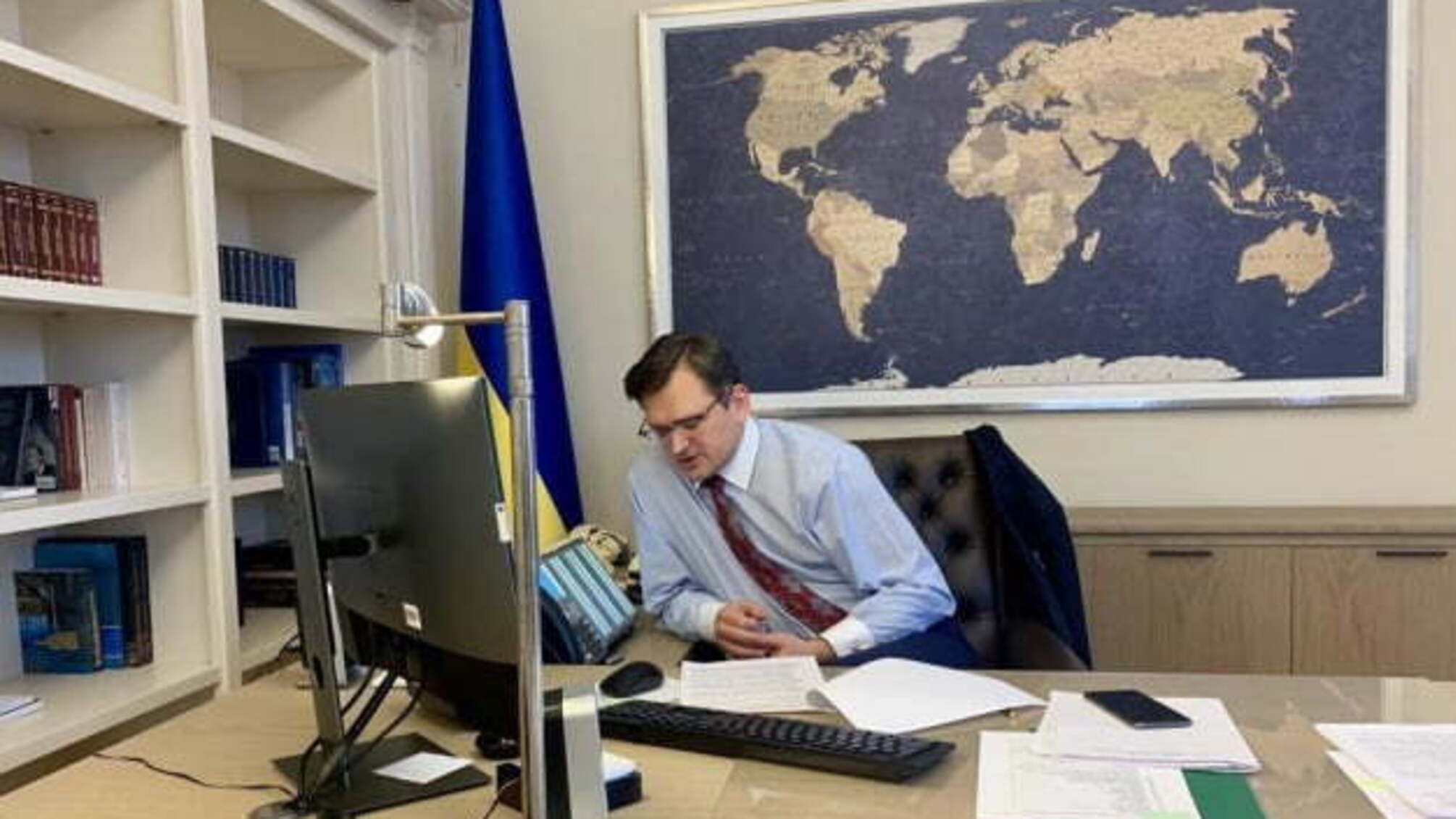 Кулеба обговорив з головою комітету Сенату США збільшення військової допомоги