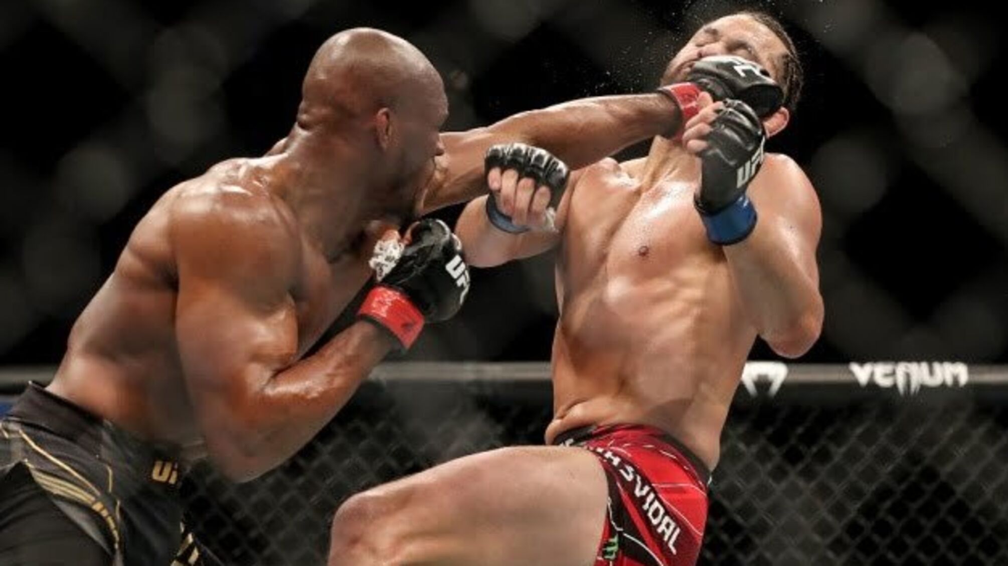 UFC 261: Усман нокаутував Масвідаля і захистив титул