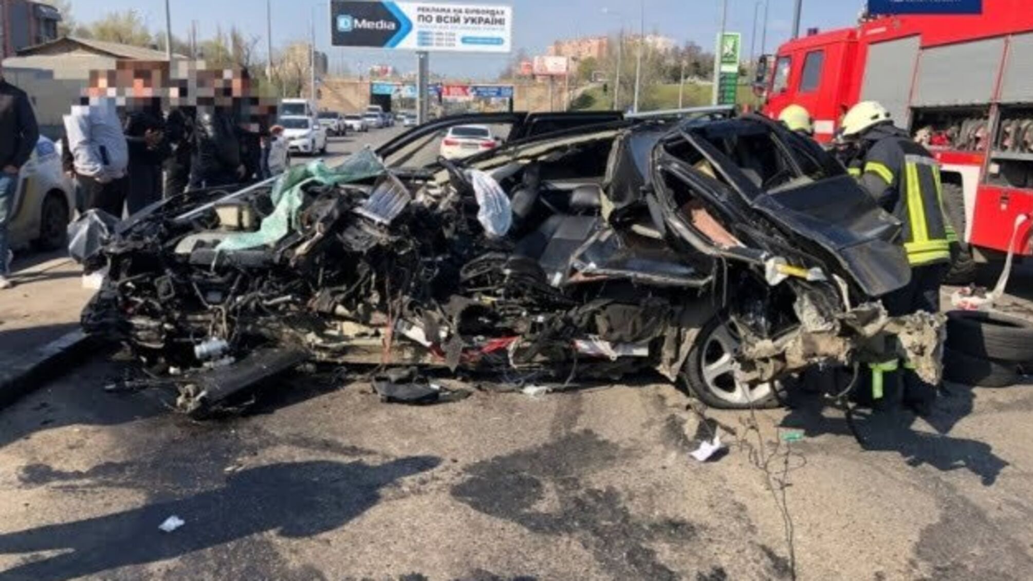 В Одесі внаслідок ДТП іномарку розірвало на частини