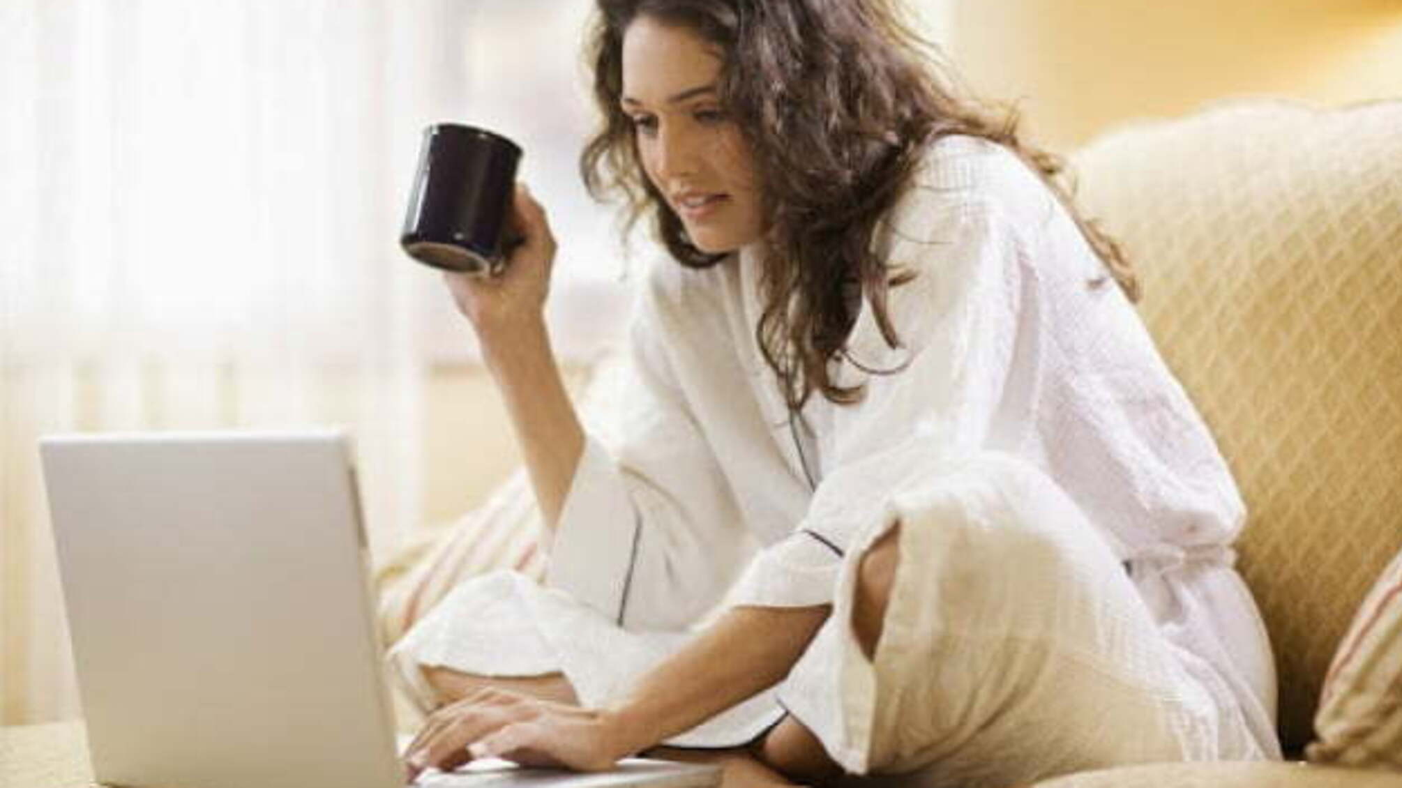 Психолог не радить працювати у ліжку на «дистанційці»