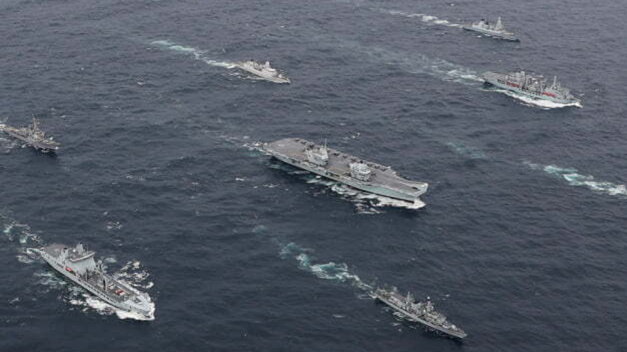 Найбільша авіаносна група ВМС Британії вирушає у піврічний похід