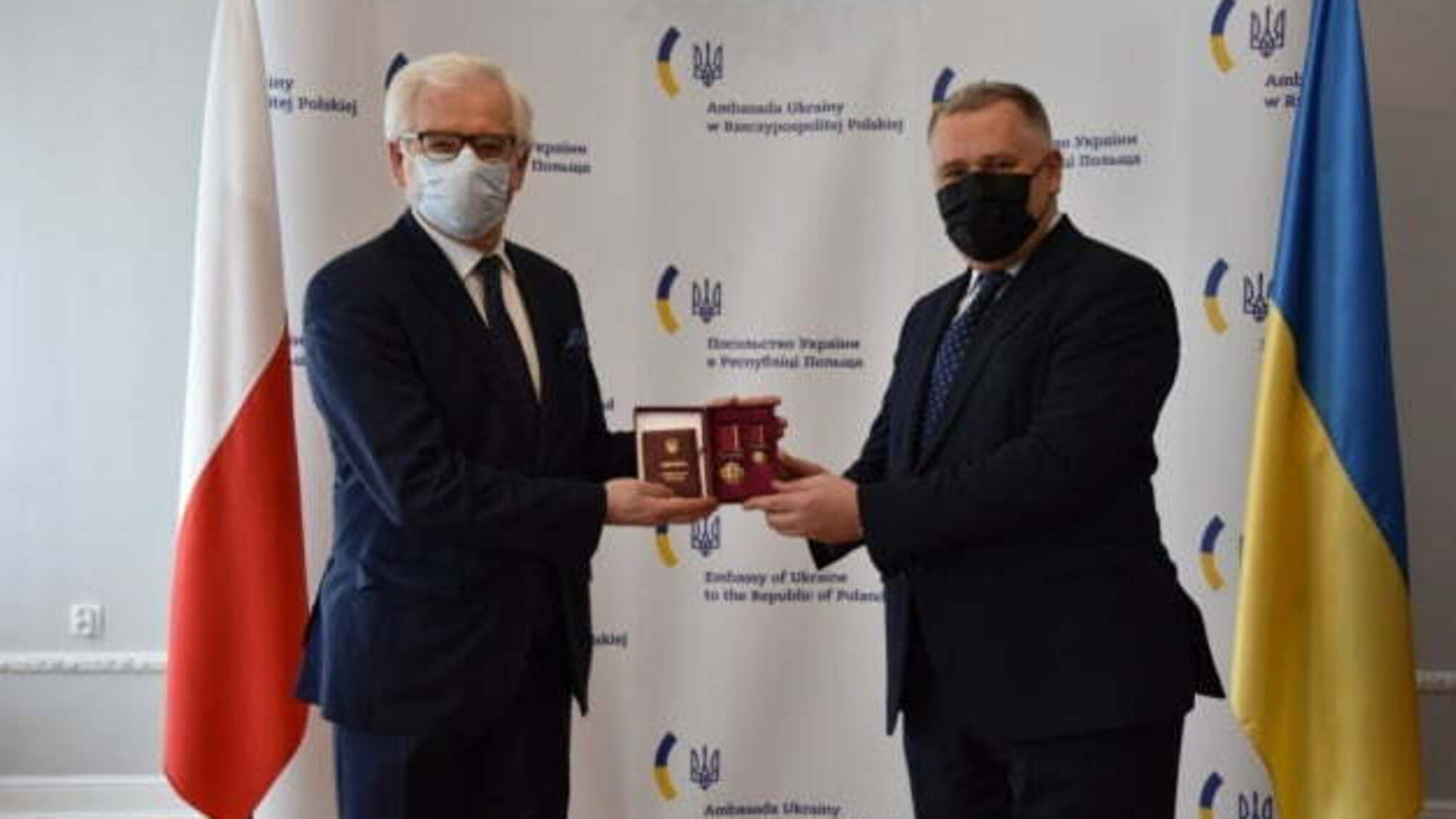 Ексглаві МЗС Польщі Чапутовичу вручили український орден