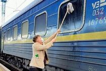 Міністр інфраструктури зустрінеться з данцем, який помив вікно Укрзалізниці