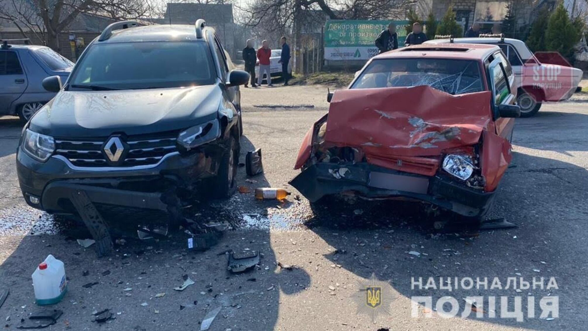 У Запоріжжі врізалися дві легкові автівки, є загиблі та поранені (фото)