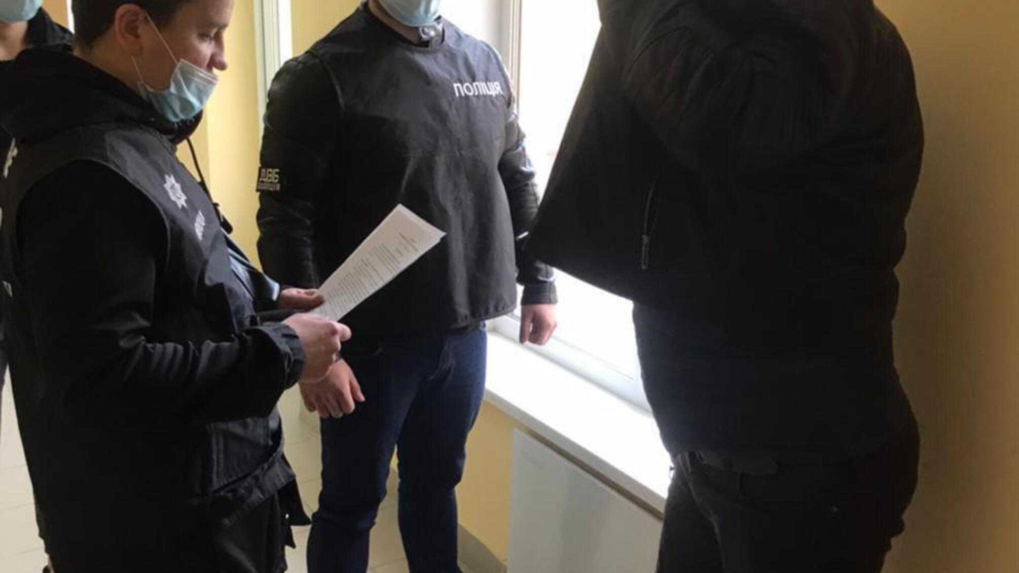 Правоохоронці Київщини затримали чоловіка, який намагався «відкупитися» від кримінальної відповідальності