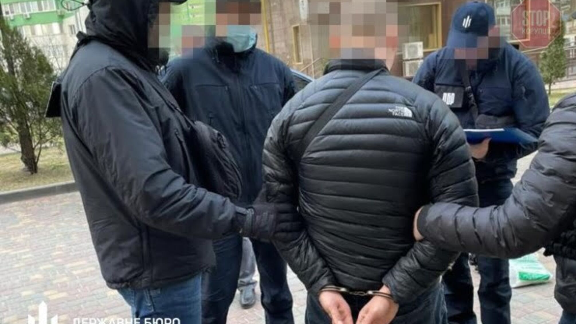 Новини Одеси: ДБР затримало поліцейського, який “погорів” на хабарі (фото)