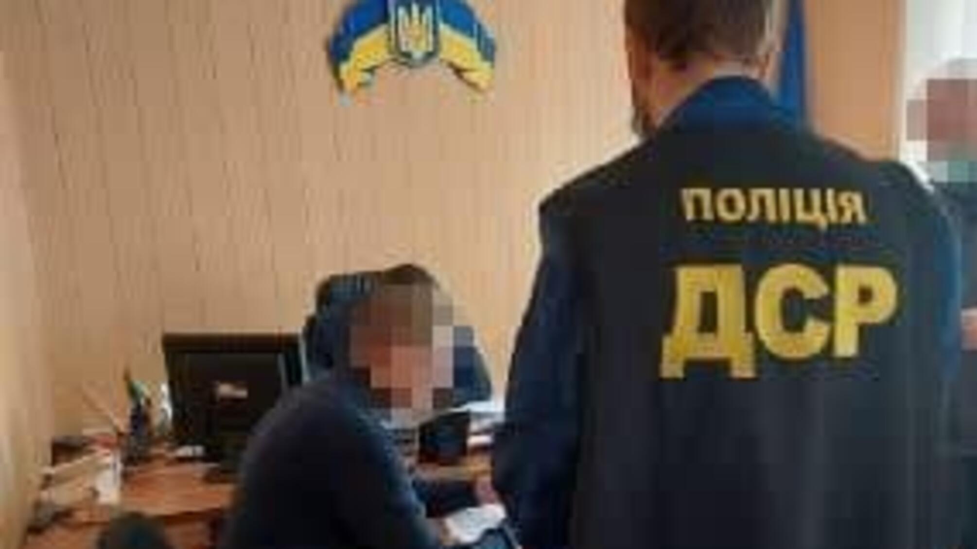 Прокурора місцевої прокуратури та депутата міськради на Запоріжжі викрили у хабарництві
