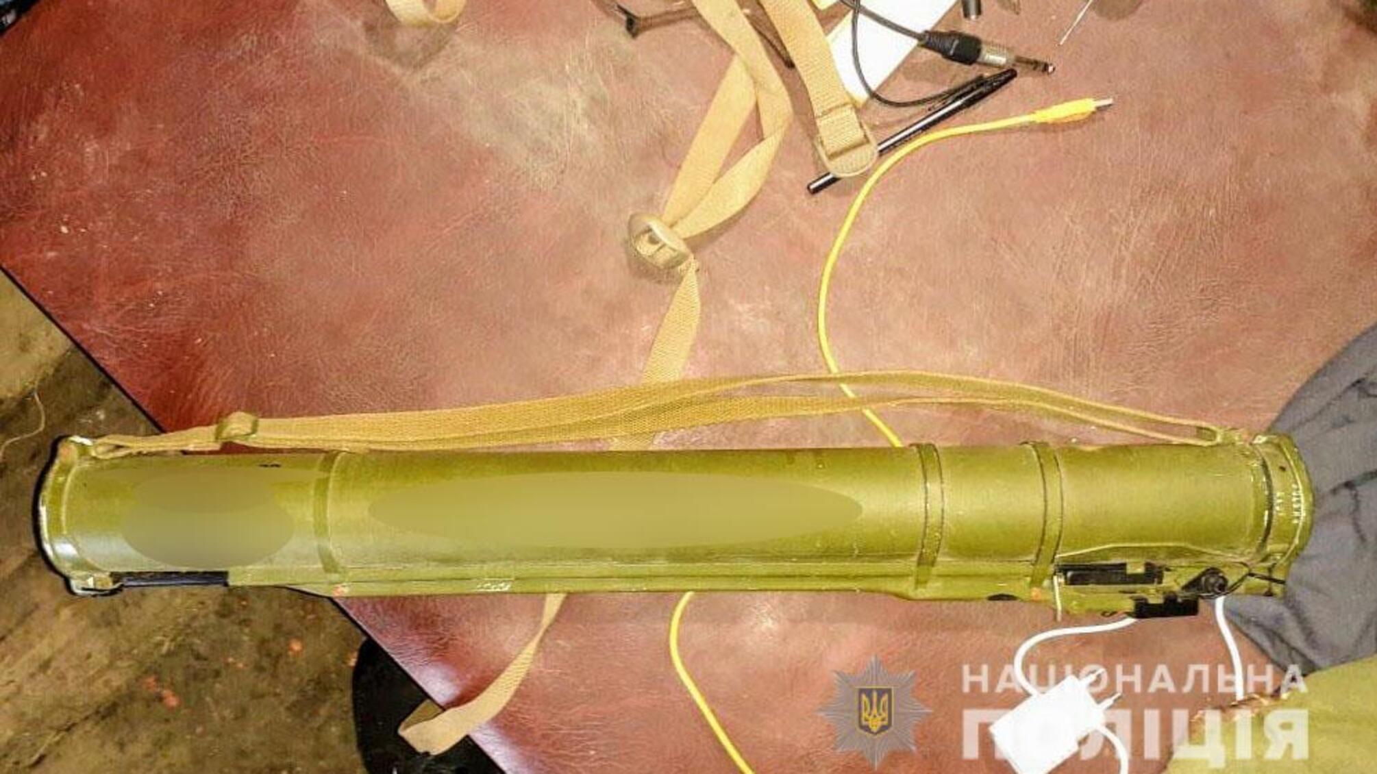 Херсонські правоохоронці вилучили арсенал військових засобів ураження в будинку жителя Скадовська
