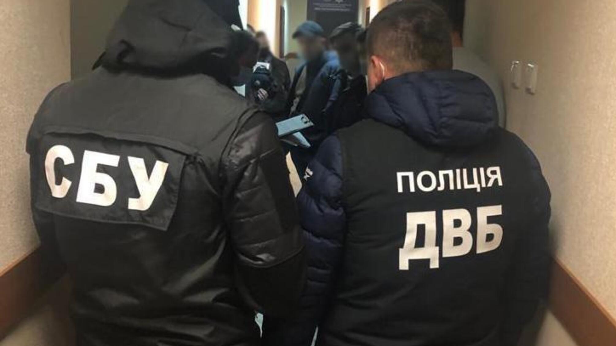 Внутрішня безпека Нацполіції: на корупційних діях викрито двох співробітників кіберполіції Івано-Франківщини