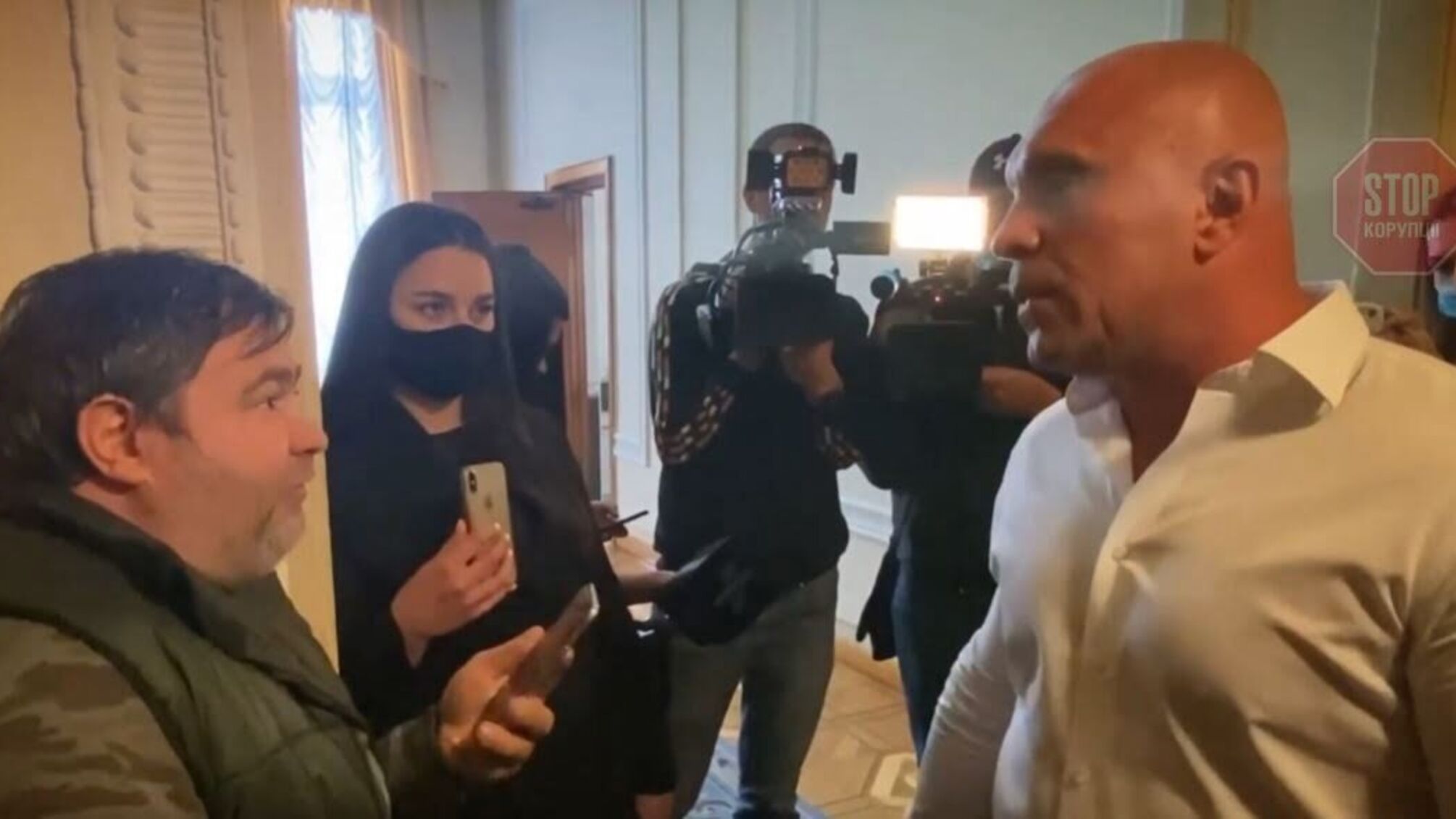 “Ви за 7 років пр***ли цю країну”, - нардеп Кива знову посварився з журналістами у Раді (відео)