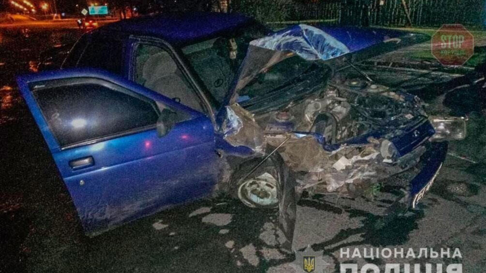 На Полтавщині легковик влетів у зупинку громадського транспорту, є поранений (фото)