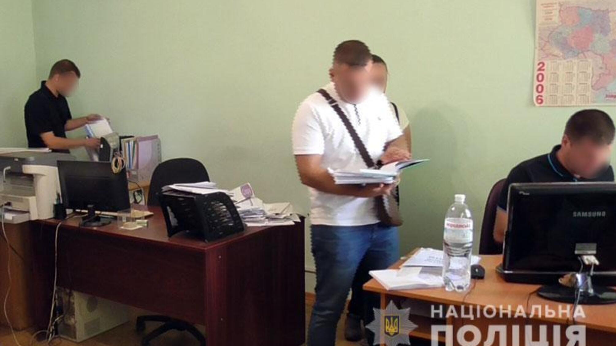На Полтавщині правоохоронці викрили протиправну діяльність директора комунального підприємства Полтавської міськради та керівника одного з харківських підприємств