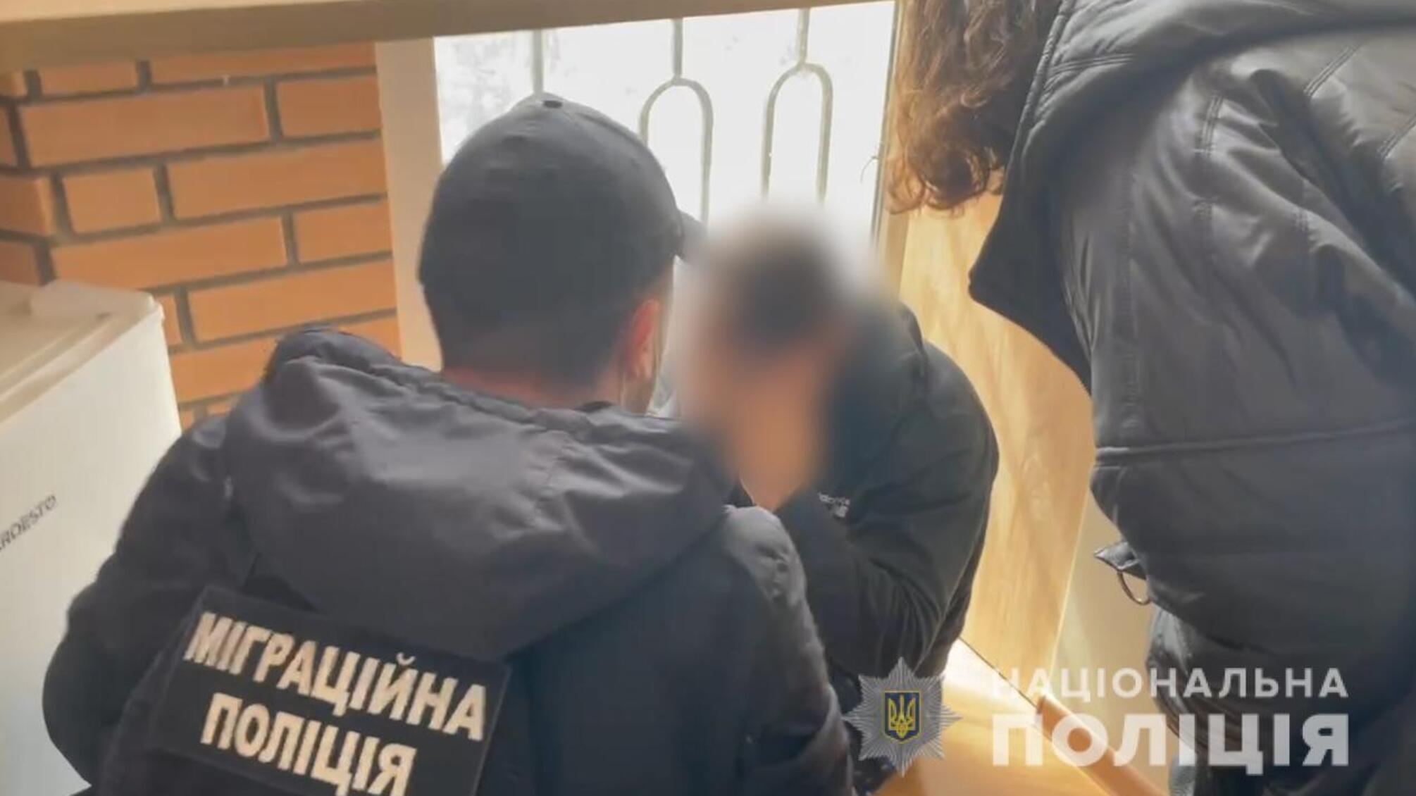 Поліцейська спецоперація на Одещині: звільнено двох іноземців, яких викрали, тримали в заручниках і катували протягом кількох місяців