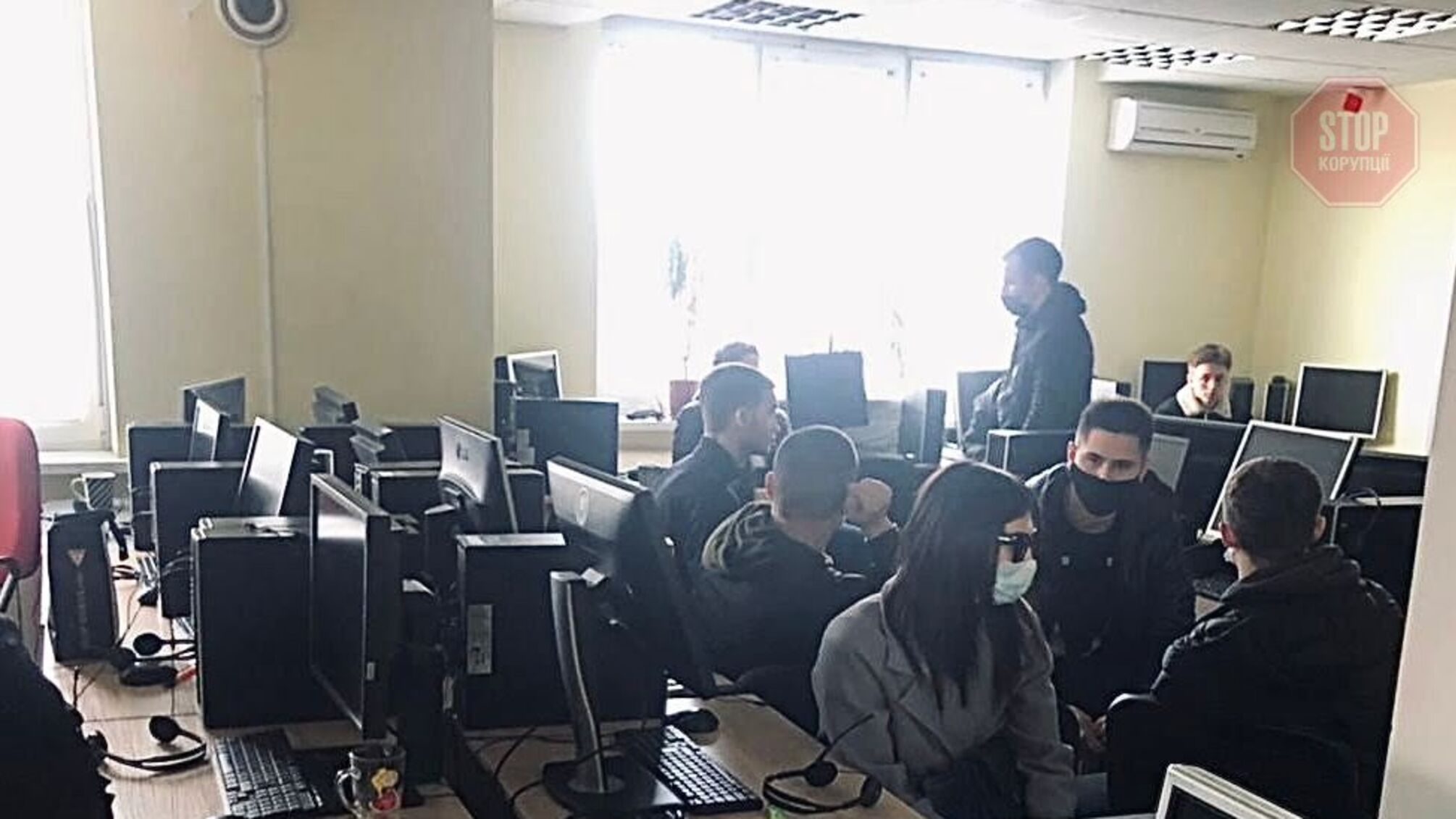 Очередное «кидалово»: в Киеве на Осокорках раскрыли новую мошенническую псевдоинвестиционную компанию (фото)