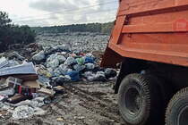 Нова влада – старі схеми: на сміттєвому полігоні у Старих Петрівцях виявлено чергові порушення (фото)