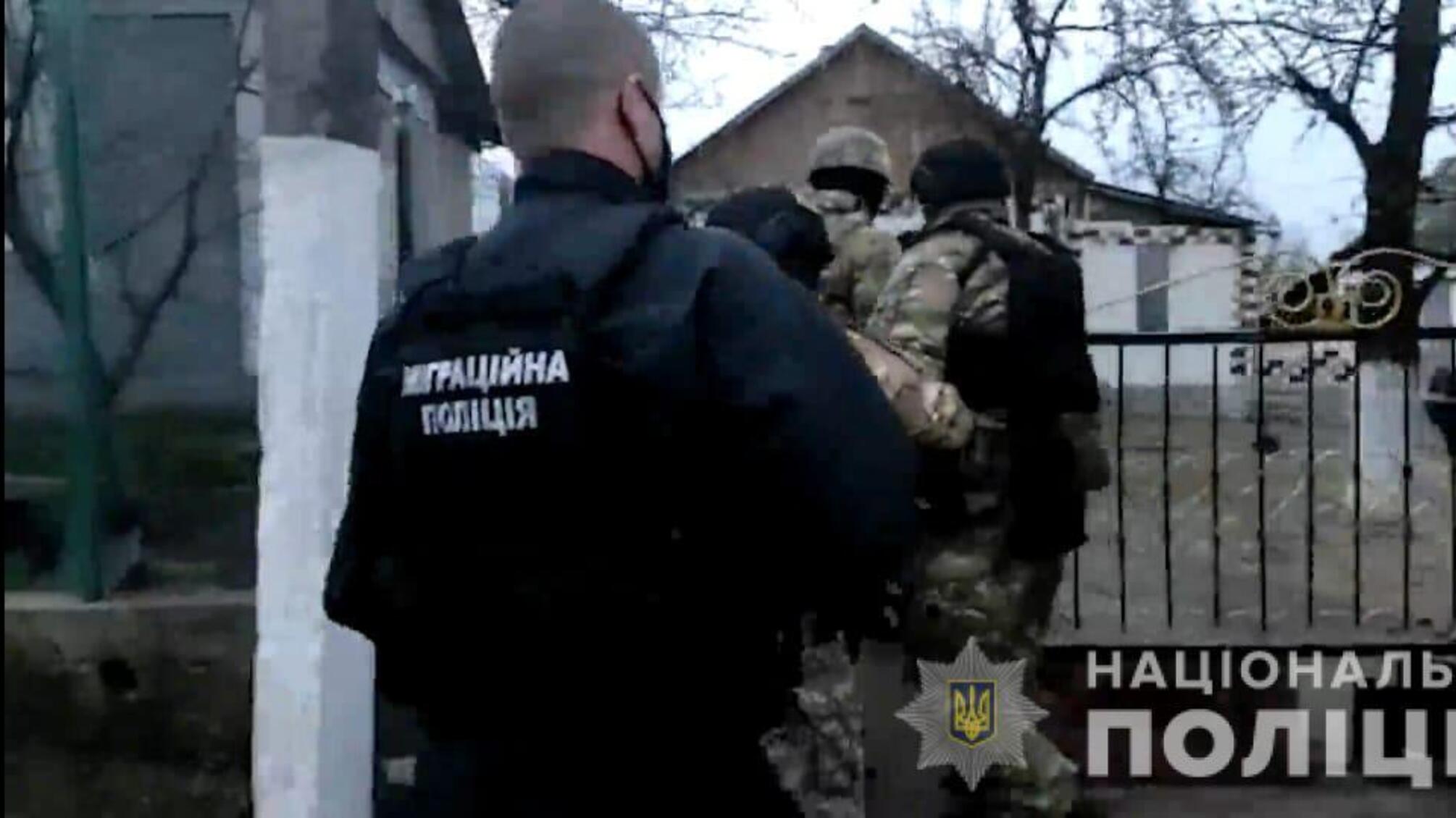 Правоохоронці Одещини ліквідували злочинну групу, яка обманом вербували людей для втягнення в злочинну діяльність у Франції