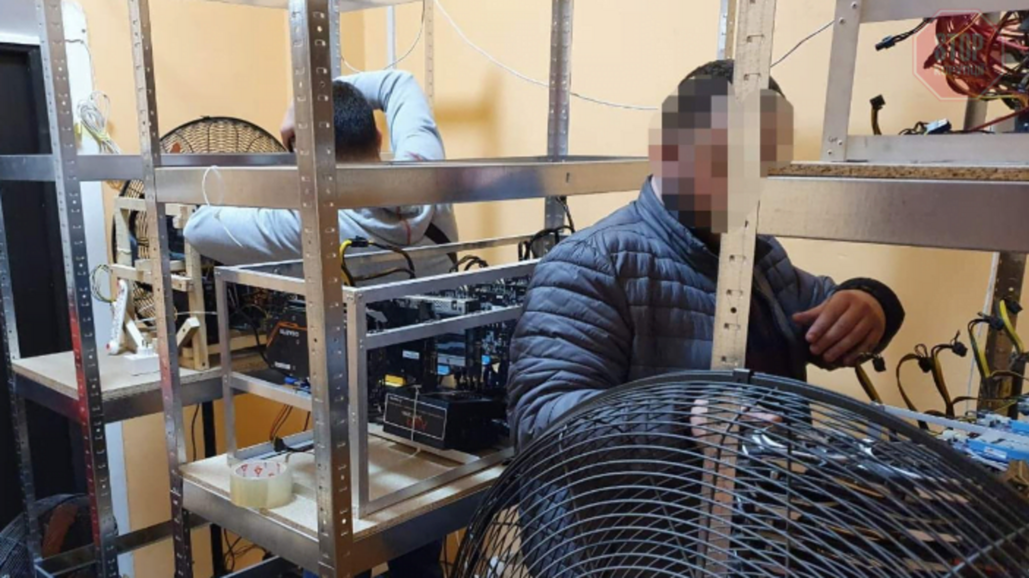 На Київщині чоловік виготовляв та продавав фальсифіковані ліки