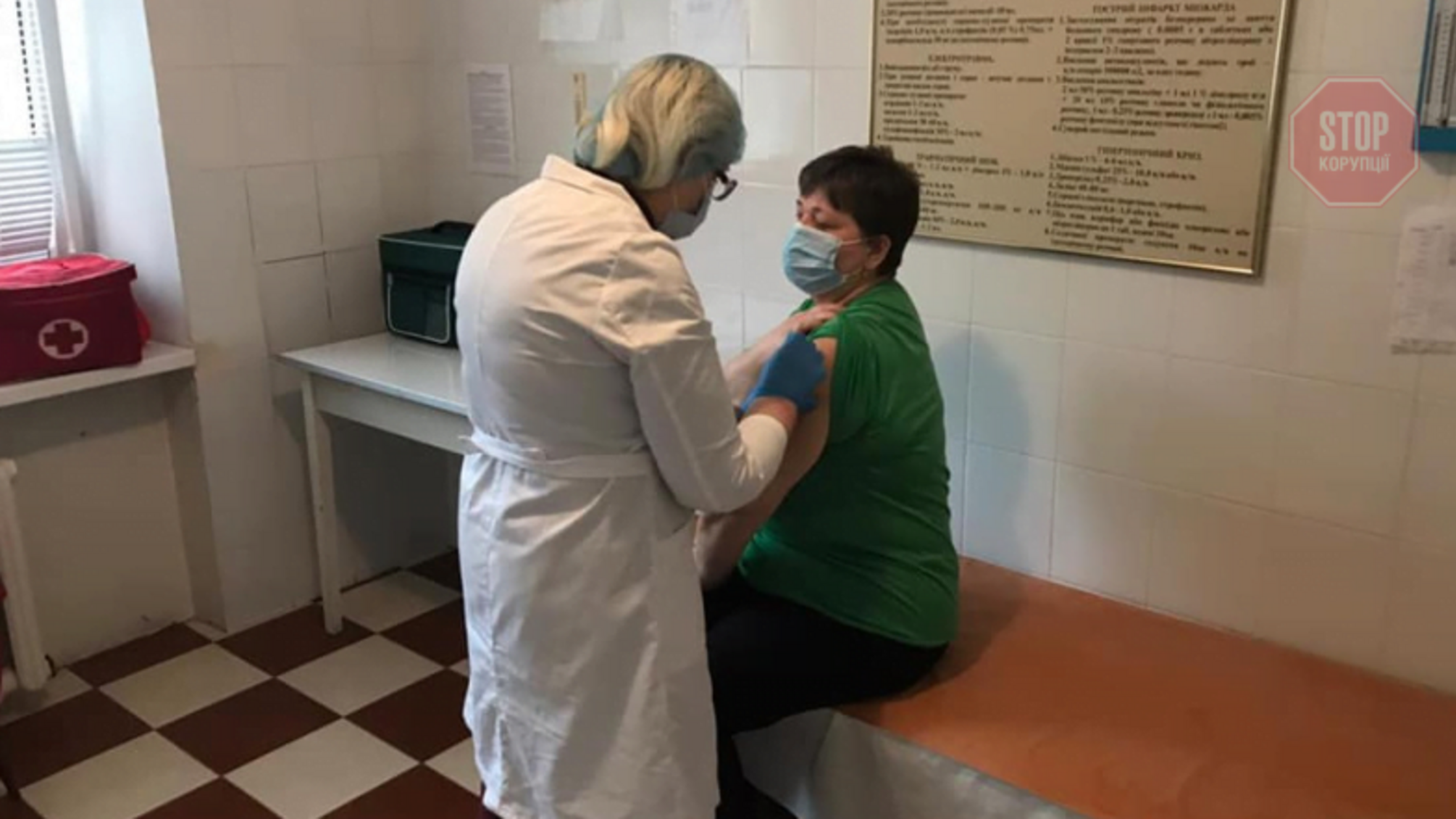 В Украине начали делать прививки от COVID-19 вакциной Pfizer