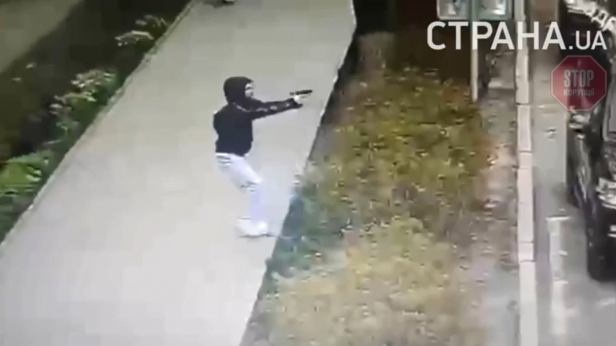 У центрі Дніпра кілер у масці розстріляв людину (фото, відео)