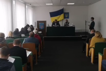 Журналісти – геть, депутати – до мене: сесія Святогірської міськради на Донеччині вразила громадськість
