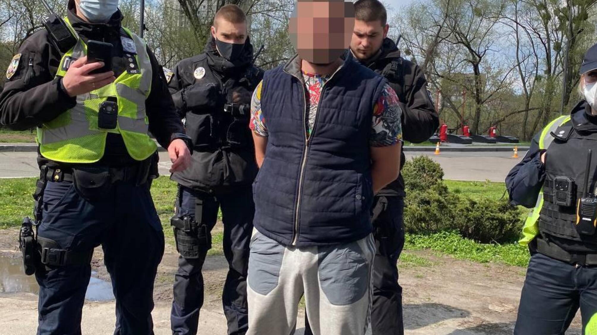 Столичні правоохоронці встановлюють обставини конфлікту на дорозі зі стріляниною у Печерському районі