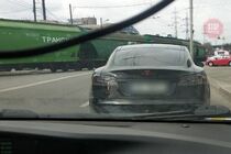 Новости Днепра: полиция нашли разыскиваемый Интерполом автомобиль Tesla