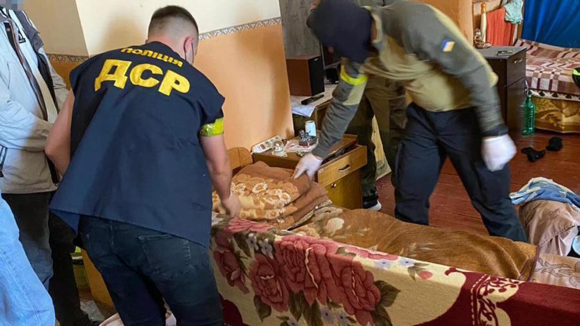 Трьох в’язнів Сокирянської виправної колонії Чернівецької області судитимуть за постачання наркотиків та поширення злочинного впливу