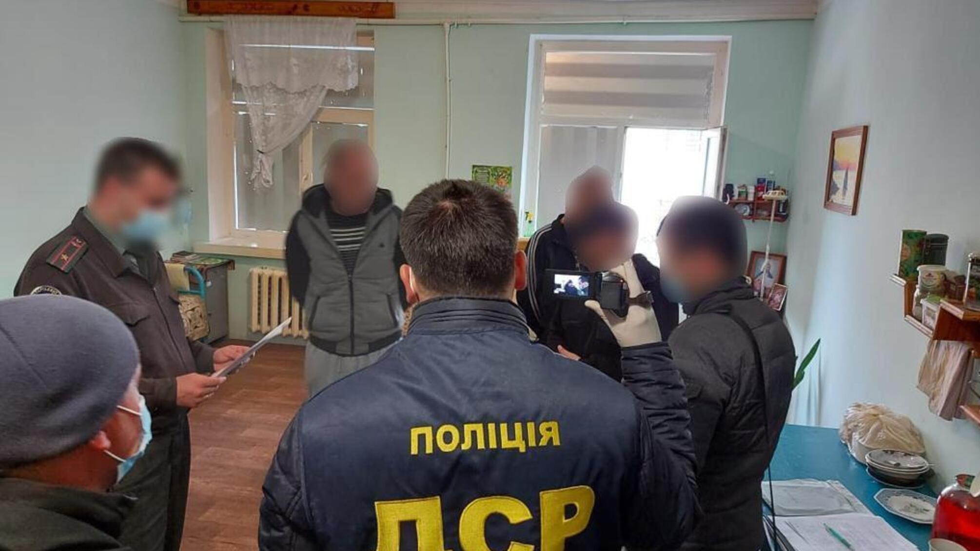 У Херсоні поліцейські викрили «смотрящего», який здійснював злочинний вплив та налагодив збут наркотиків у виправній колонії