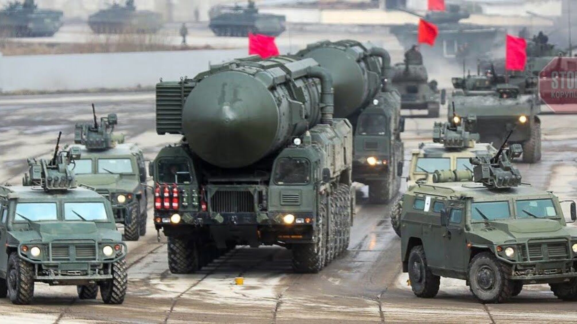 Мельник: Россия забирает военных, но оставляет тяжелую технику у границ