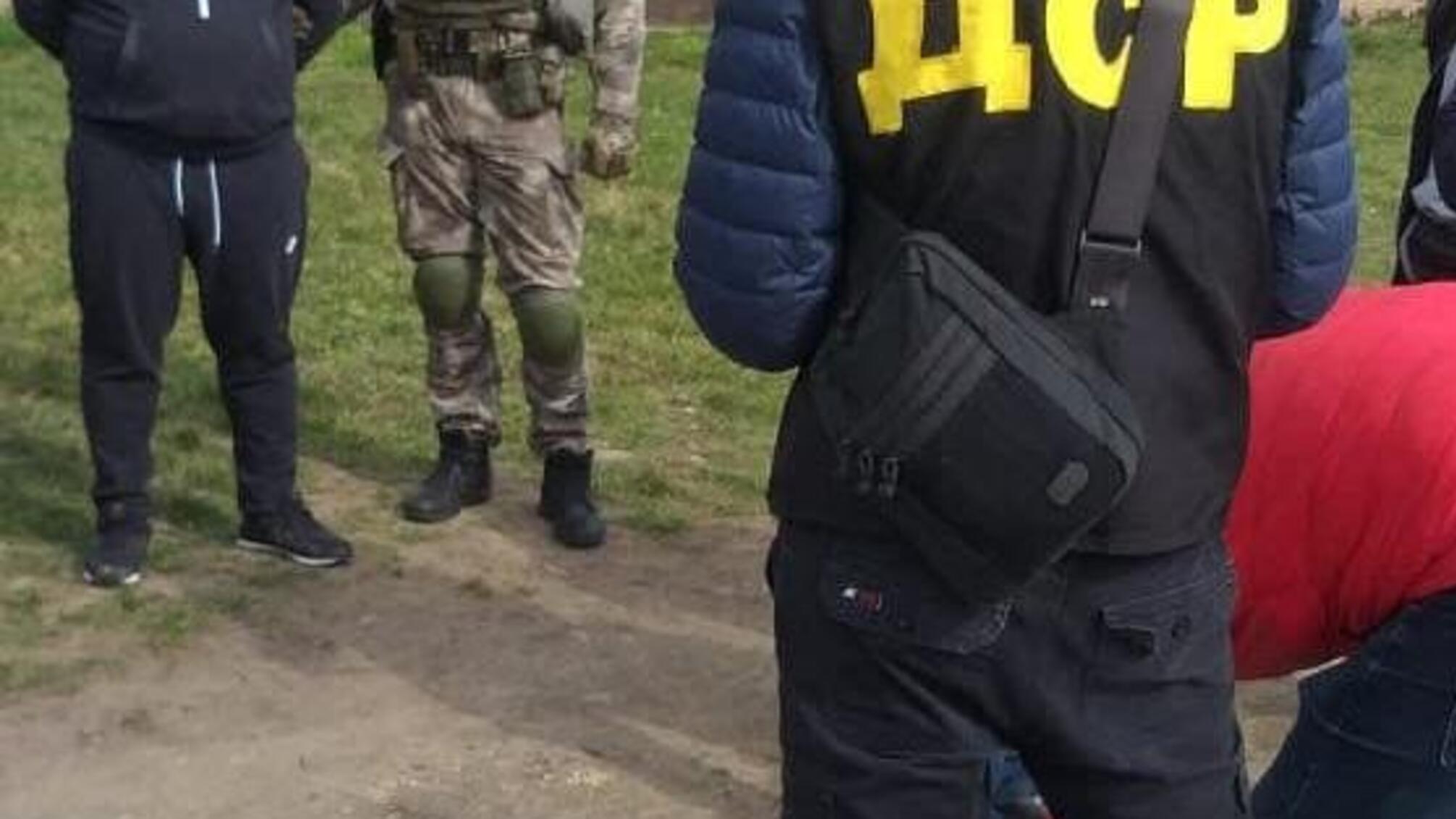 На Закарпатті поліцейські викрили учасників злочинного угруповання, діяльність якого організував та контролював «смотрящий» за СІЗО