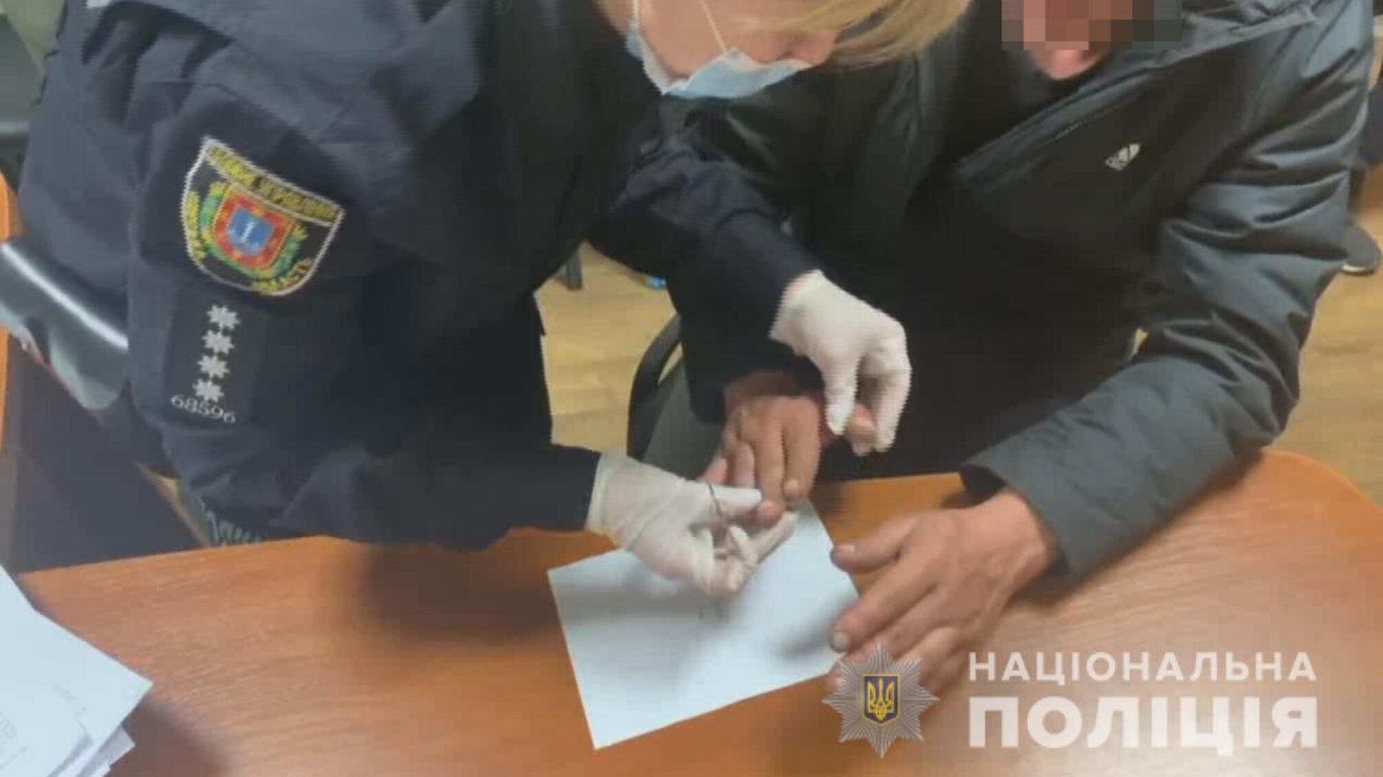 Одеські правоохоронці затримали підозрюваного у замахові на вбивство жителя Суворовського району