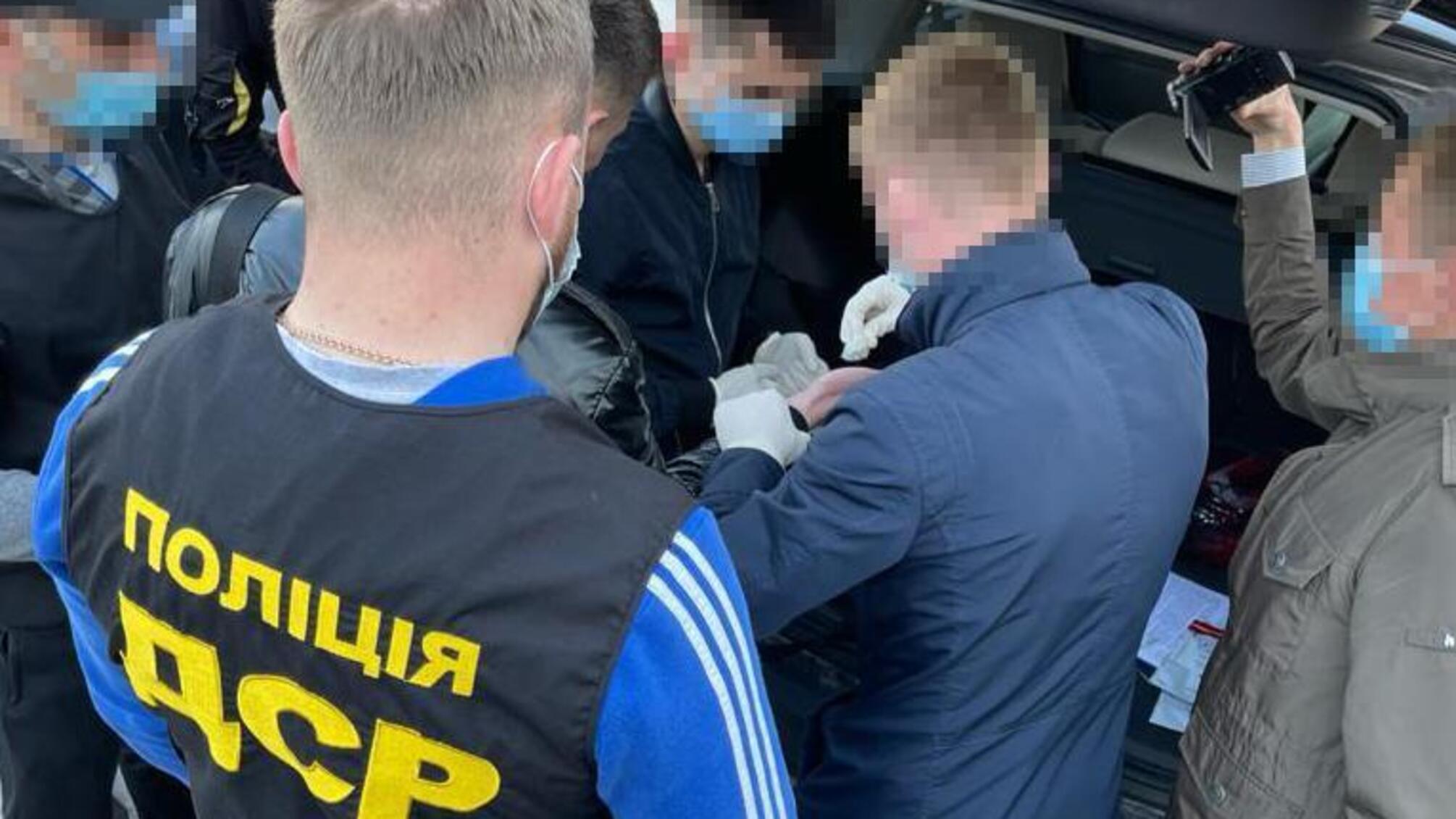 100 тисяч гривень неправомірної вигоди за оренду землі - поліція затримала заступника Голови однієї з ОТГ на Тернопільщині