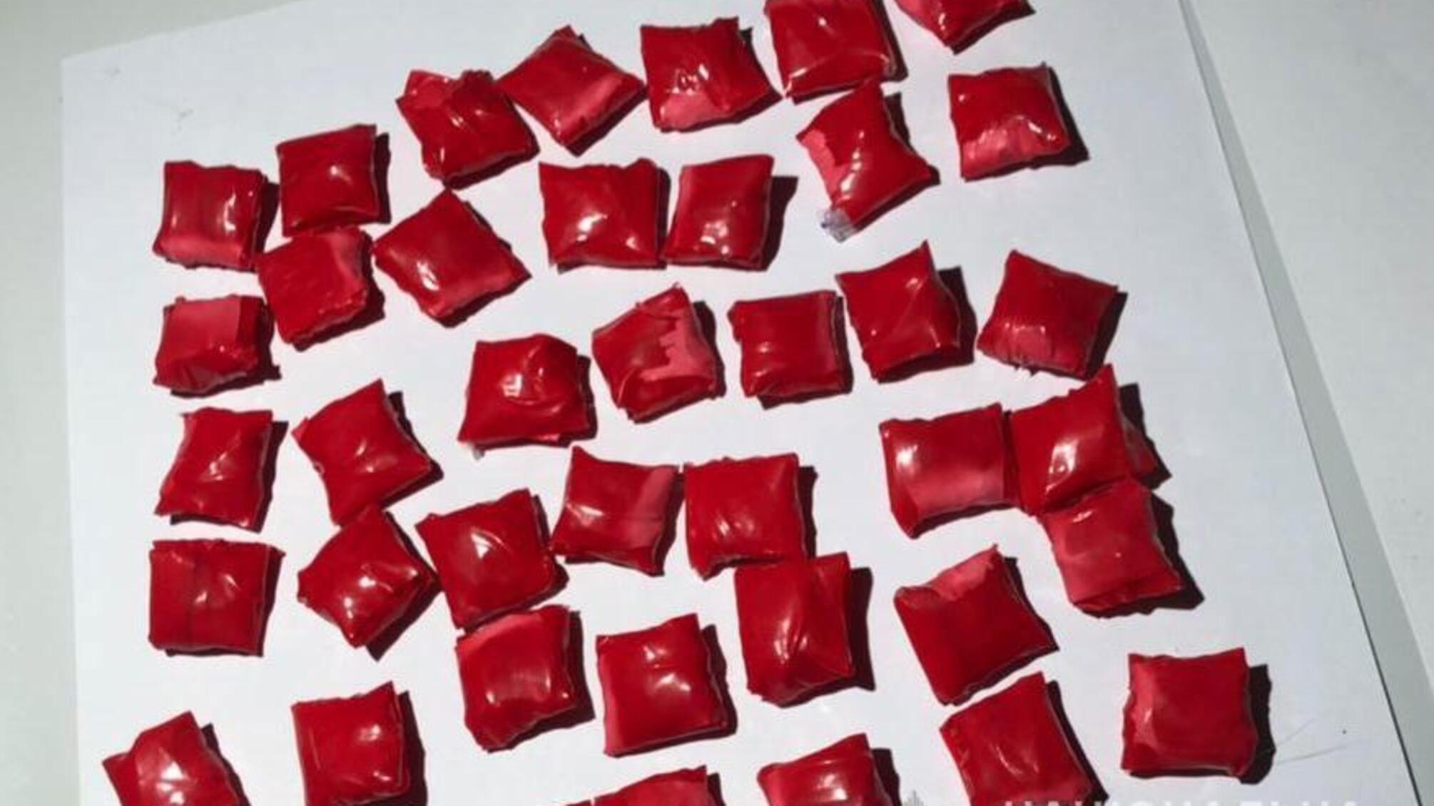 Поліцейські викрили одесита в зберіганні психотропних речовин з метою збуту