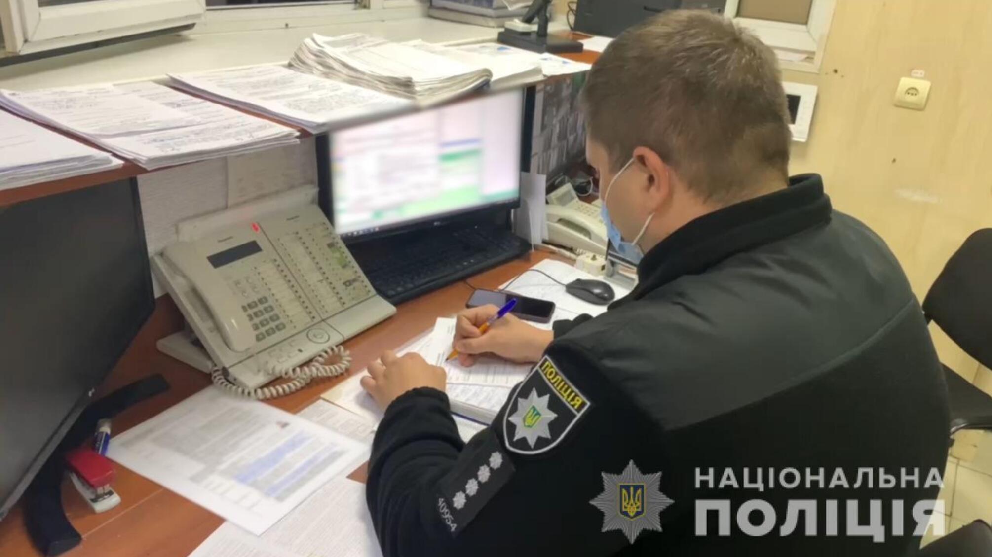В Одесі правоохоронці затримали групу осіб за підозрою в незаконному позбавленні волі жителя Суворовського району та вимаганні в нього неіснуючого боргу