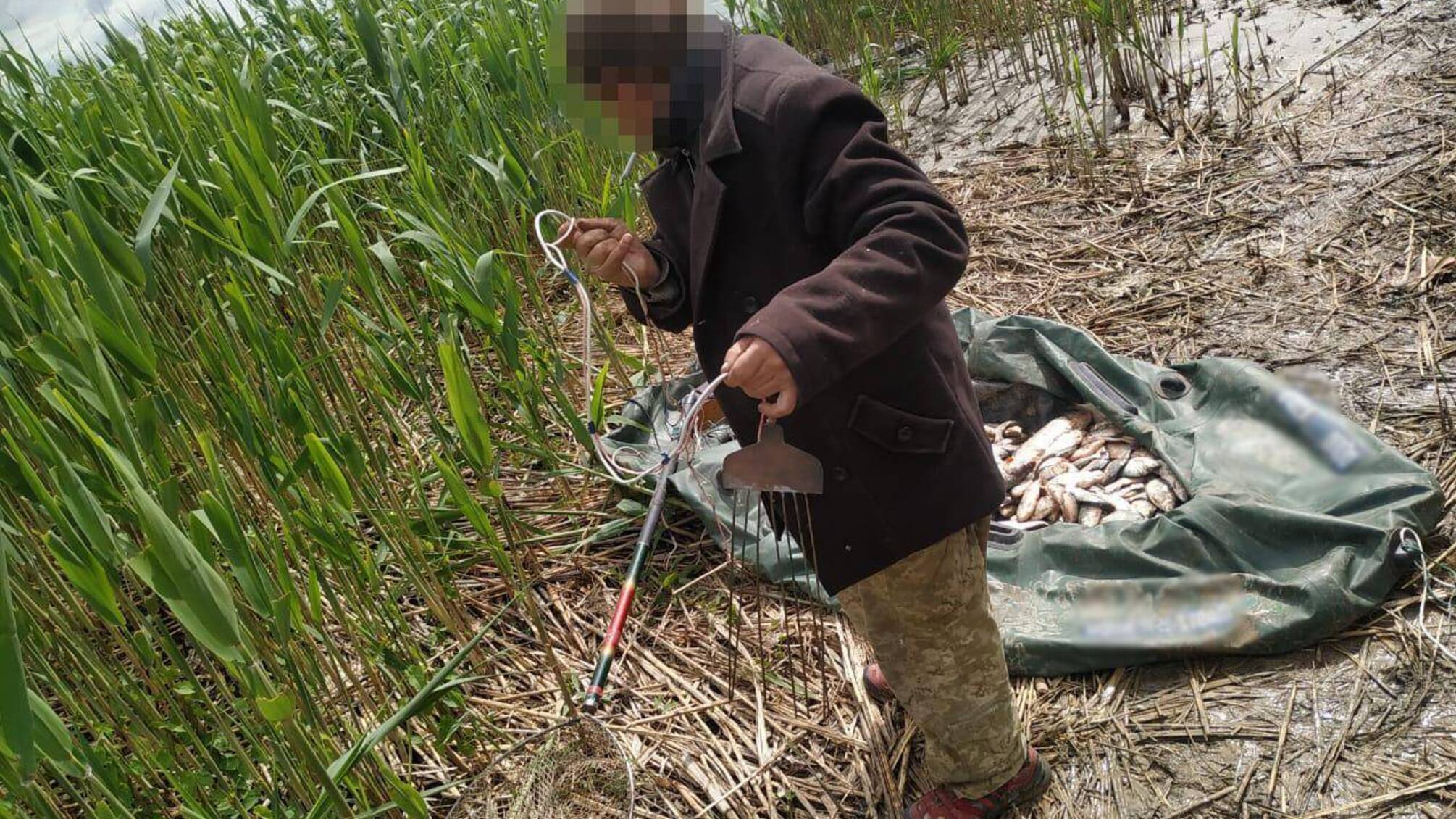 На водних об’єктах в Одеському районі правоохоронці викрили двох браконьєрів