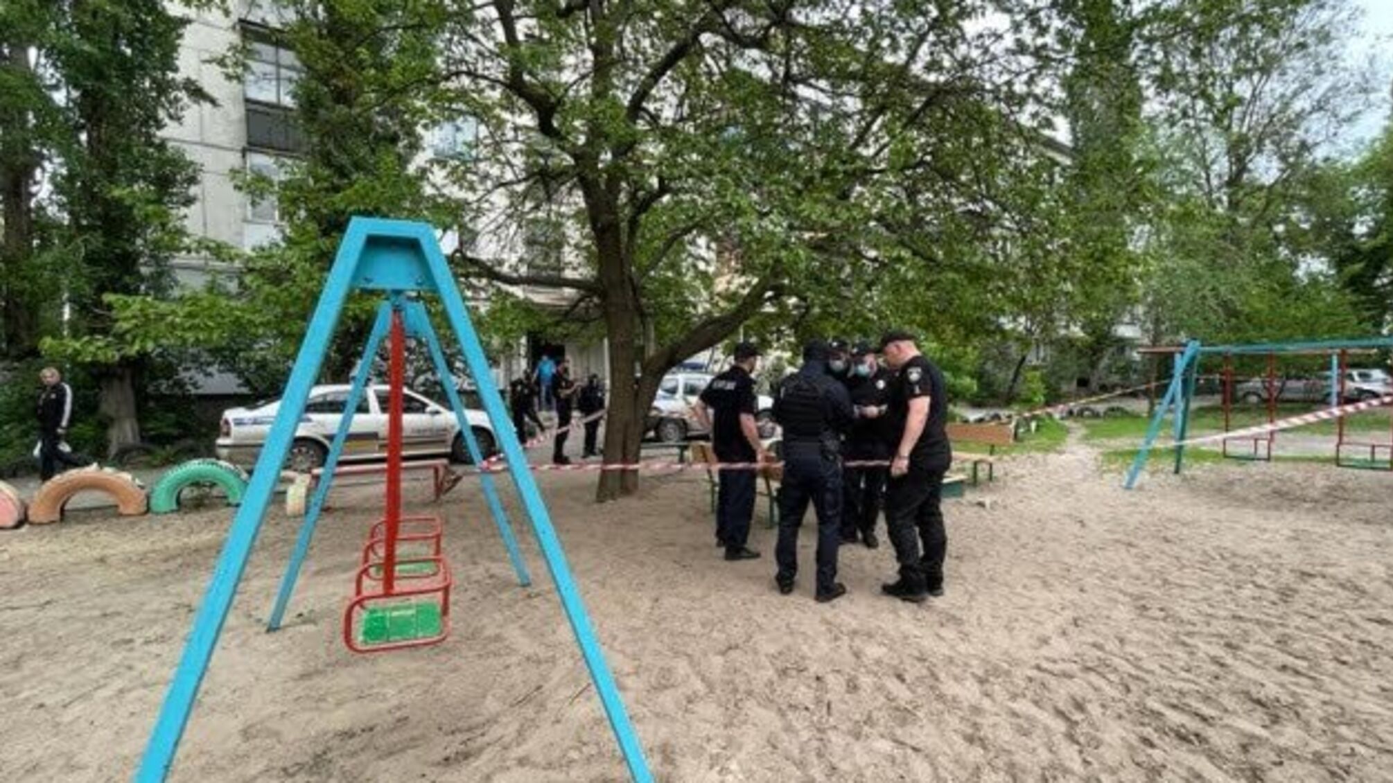 На Луганщині від вибуху боєприпасу на дитмайданчику постраждала дев'ятирічна дівчинка
