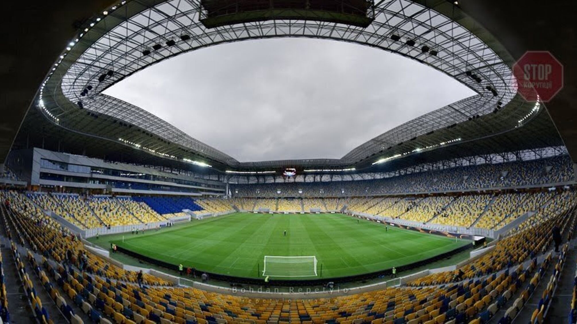Завтра на стадионе 'Арена Львов' начнут вакцинировать людей – подробности