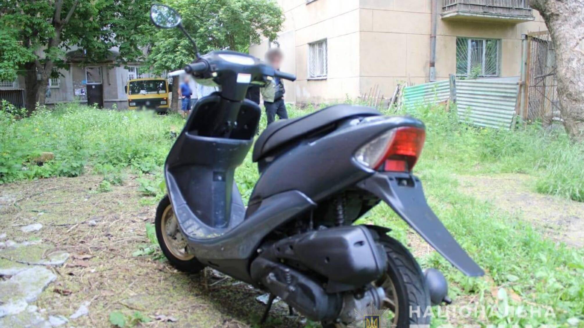 Одеські поліцейські затримали неповнолітнього, який у двох містян викрав транспортні засоби