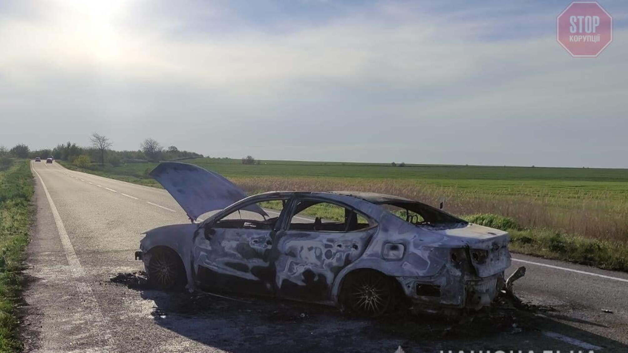 На Одещині через ДТП згоріла автівка, є постраждалі (фото)